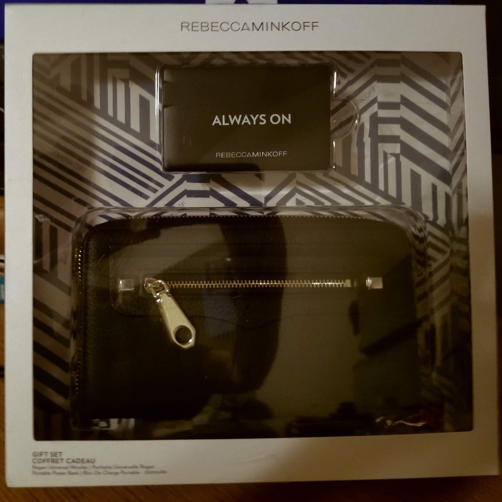 Rebecca Minkoff Regan Universal Wristlet Gift Set